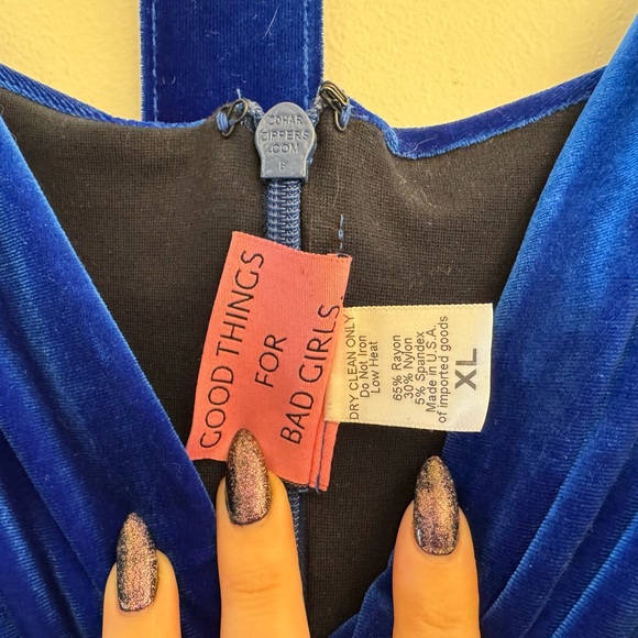 Starlet Wiggle Dress in Blue Velvet from Vixen by Micheline Pitt - Picture 2 of 7